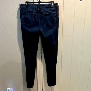 Kut from the Kloth mid rise dark wash skinny jeans
